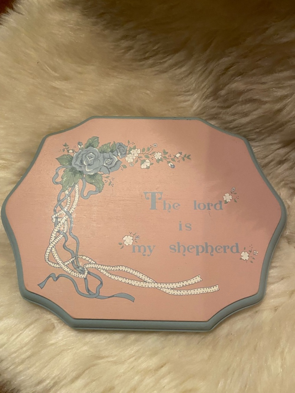 Vintage wooden Mauve Floral Decorative Plaque with Blue Trim